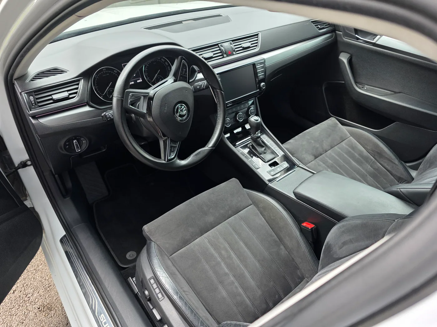 Nettoyage intérieur d'une Skoda par Léman Auto Clean